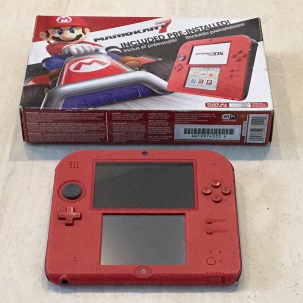 Mario Kart 7 Nintendo 2DS Console Handheld System Red & Charger Game & Box - Picture 6 of 16